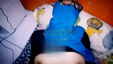 Ngentot Cewek Hijaber Cantik Muncrat Di Wajahnya poster